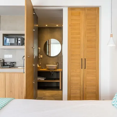 Mougre Aparthotel Polychrono