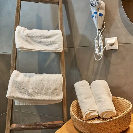 Mougre Апарт-отель Полихроно