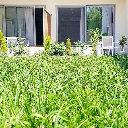 Aparthotel Mougre Polychrono