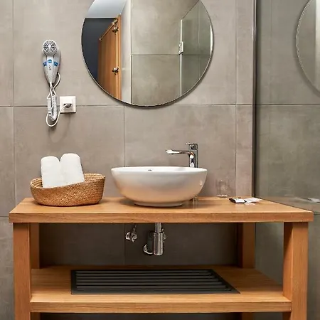 Mougre Aparthotel Polychrono